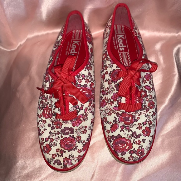 Taylor Swift Keds - Picture 1 of 5